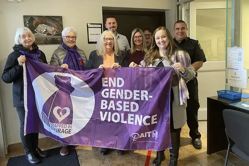 photo}{description}{/photo}